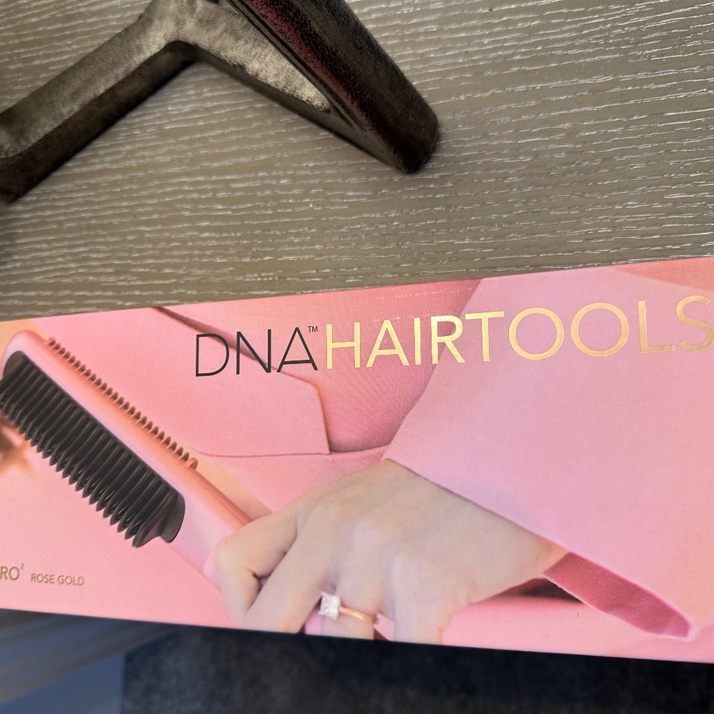 DNA HairTools: Rose Gold styling comb